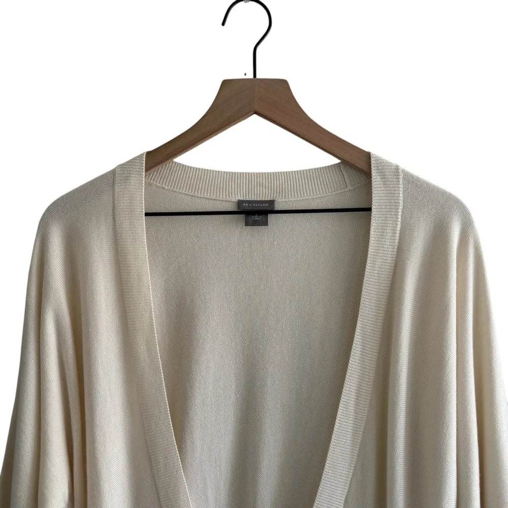 Ann Taylor Cashmere Blend Sweater Large Deep Pullover V-Neck Office Quiet Luxury